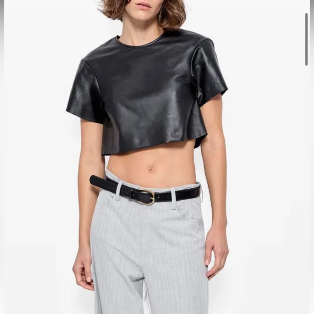 Beck Upcycled Leather Tee
AS by DF Sz Sm